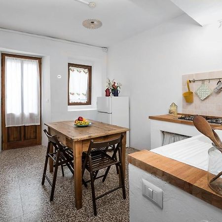 Al vicolo del Gallo APPARTAMENTO Varallo Esterno foto
