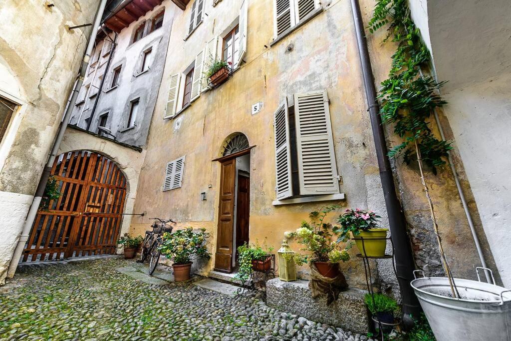 Al vicolo del Gallo APPARTAMENTO Varallo Esterno foto