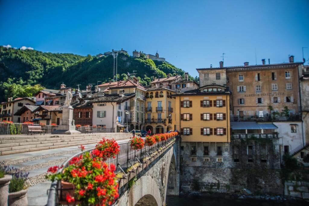 Al vicolo del Gallo APPARTAMENTO Varallo Esterno foto