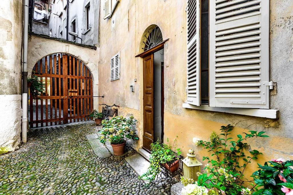 Al vicolo del Gallo APPARTAMENTO Varallo Esterno foto